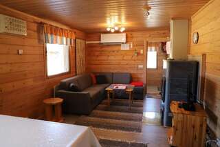Дома для отпуска Matkailumaja Heikkala Cottages Рука Коттедж с 1 спальней и сауной-9