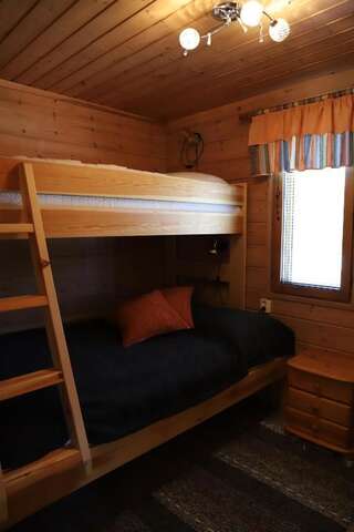 Дома для отпуска Matkailumaja Heikkala Cottages Рука Коттедж с 1 спальней и сауной-12